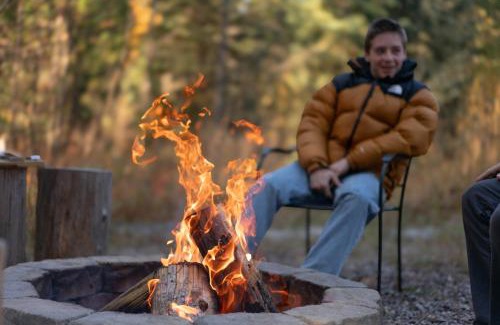 Coram Casa | 7 Min To Glacier, Fire Pit, Great Memories