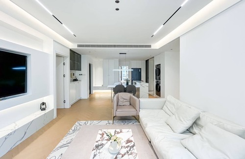 Downtown Shanghai Apartamento | Eastern Hub - Yuyuan Garden/Nanjing Road/The Bund/Subway within Walking Distance