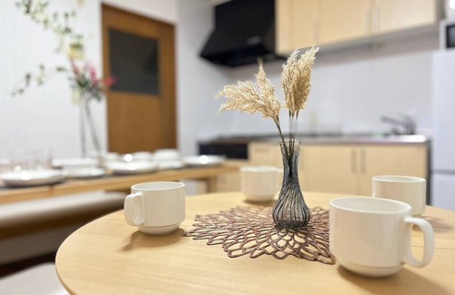 Konohana Casa | 7 mins from USJ1 mins walk from Nishikujo Station2023 renovationJapanese modern houseWIFIMax 11 - Nishikujo House / Osaka Ōsaka