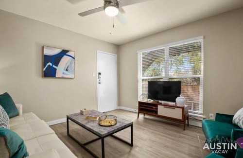 Westfield Apartamento | 7-Minute Walk to Deep Eddy Pool, Parking, and Grill