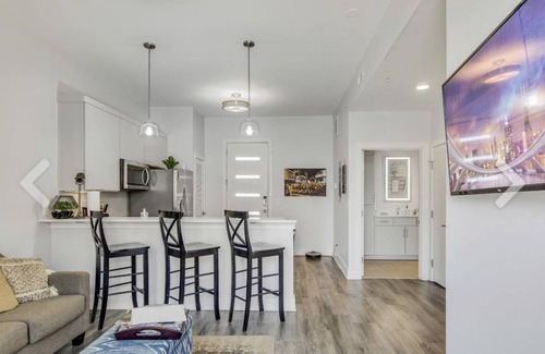 Hadley - Washington Condominio | 7 minutes to Broadway! Free Parking! Sleeps 6!