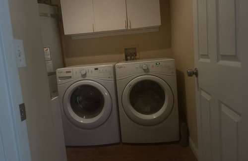 Temecula Casa | 7 minutes to grocery and wine country - 1 bed/ 1bath w/laundry and full kitchen.