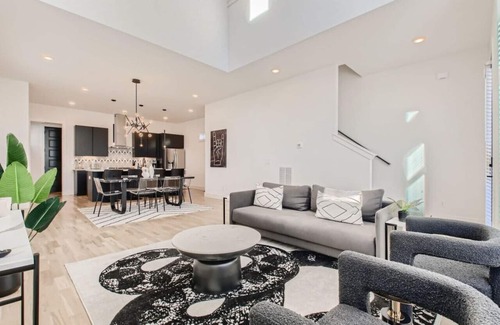 Berry Hill Casa | 7- Music Hill - The Music City Collection