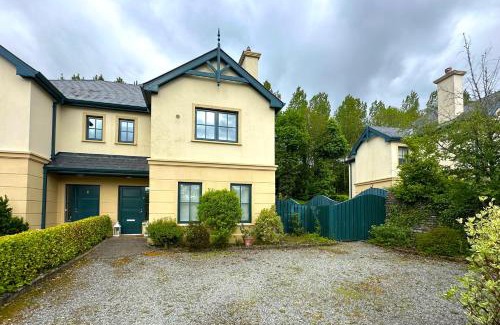 Kenmare Casa | 7 Oakwood Manor Kenmare