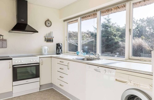Henne Strand Casa | 7 person holiday home in Henne