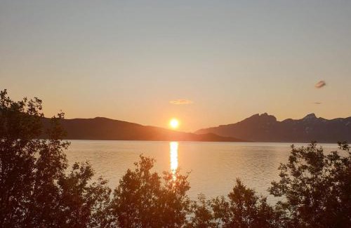 Grovfjord Casa | 7 person holiday home in Grovfjord