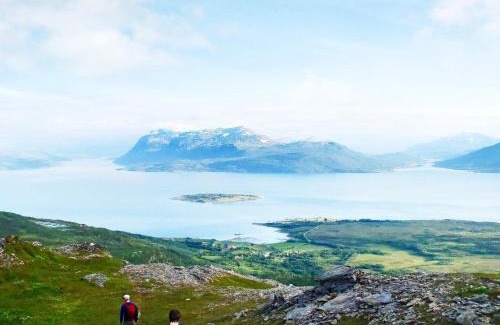 Lenvik Casa | 7 person holiday home in Rossfjordstraumen