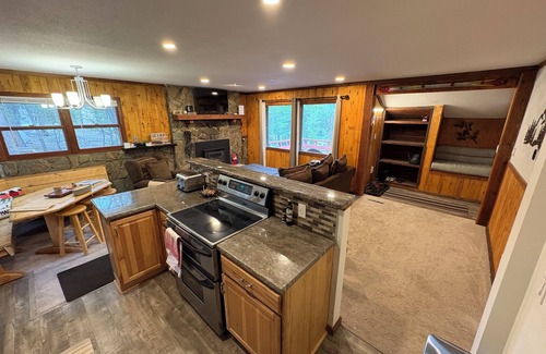 Saint Mary's Cabina | 7 Person HOTTUB & BARREL SAUNA