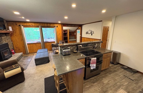 Saint Mary's Cabina | 7 Person HOTTUB & BARREL SAUNA
