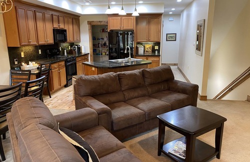 Champion Casa | 7 Springs - Luxury Southwind Townhome Ski-in Ski fuera de la cubierta trasera!