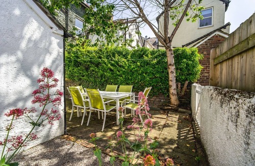 Keswick Cabaña | 7 The Townhouses - a house that sleeps 8 guests in 4 bedrooms
