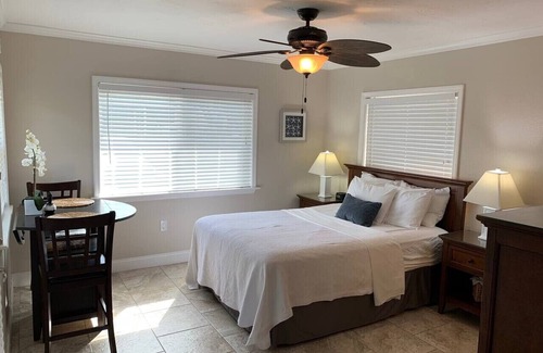 Siesta Key Hotel | #7-TwinPalms-King Studio Suite