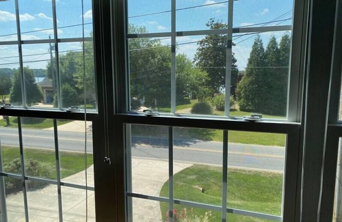 Southmont Casa | 70" TV, pool table, darts, 10 minutes from Wildlife Boat Ramp + Board & Batten