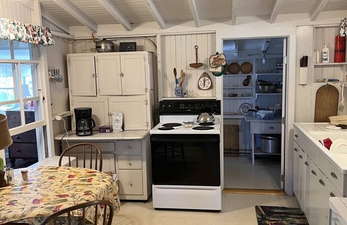 Old Lyme Cabaña | 70 Year old cottage on 2.8 acres, stunning views and sunsets