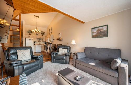 Thayerville Casa | 709H Studio Loft One Bath