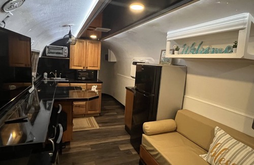 Booker T. Washington Casa | 70’s Air Stream Trailer