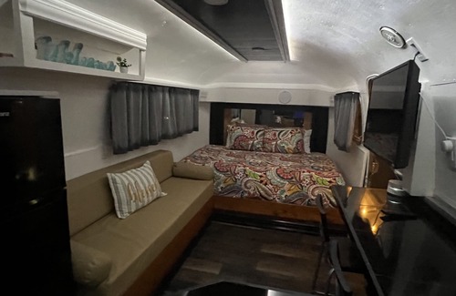 Booker T. Washington Casa | 70’s Air Stream Trailer