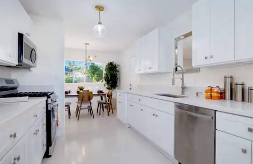 Cathedral City Cove Casa | 70’s Style, Private Pool and Yard, Dogs Ok! Close to restaurants and shopping!