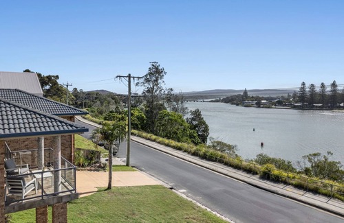 South Evans Head Casa | 71 Ocean Drive - Impressive Family Home