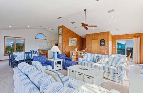 South Nags Head Casa | 7120 Twelfth of Never * 4 Min Walk to the Beach