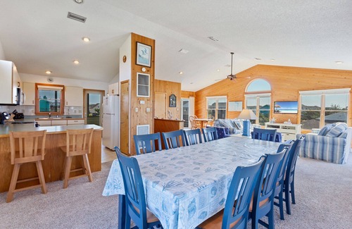 South Nags Head Casa | 7120 Twelfth of Never * 4 Min Walk to the Beach