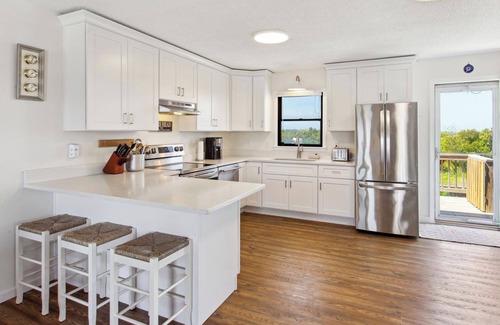 South Nags Head Casa | 7121 The Shelter * 4 Min Walk to Beach