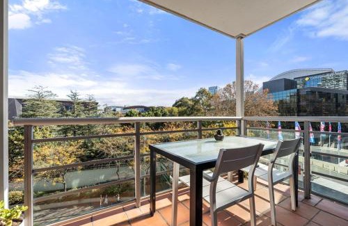Darling Harbour Casa | 72CHS Abnb-Style Garden view, 2Parking, Pool, 3mins to Darling Harbour