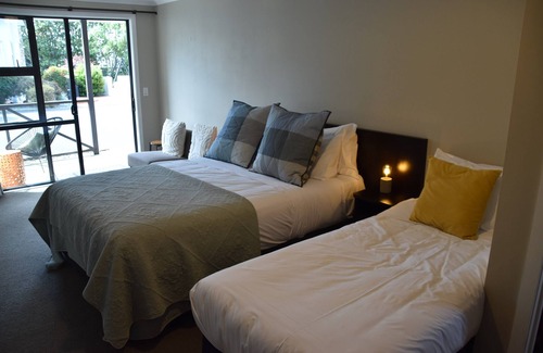 Leamington Casa | 73 Milton
