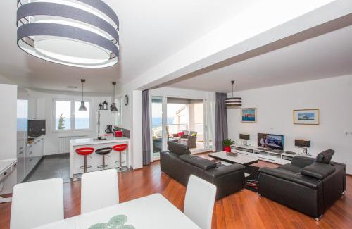 Ploce Apartamento | 73 Stairs Apartment