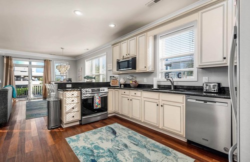 Garden City Casa | 75 Feet From Beach Private Heated Pool & Hot Tub