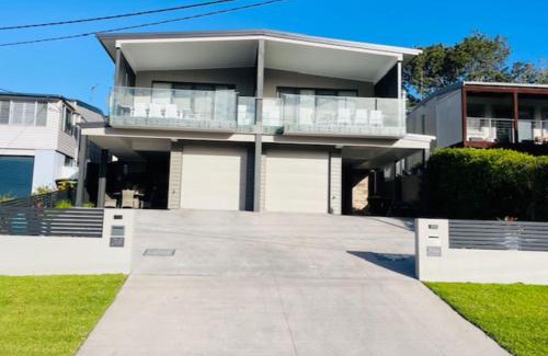 Corlette Casa | 75A Sandy Point Road