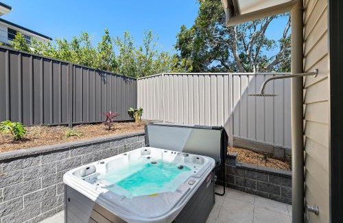 Corlette Casa | 75A Sandy Point Road