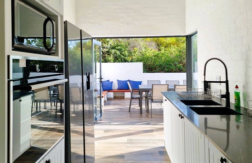 Mountainside Casa | 4 Bedroom Vacation home with sweeping views