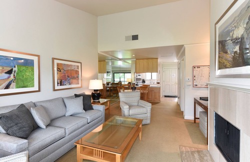 Napa Condominio | 760 S At Silverado 1 Bedroom Condo by RedAwning