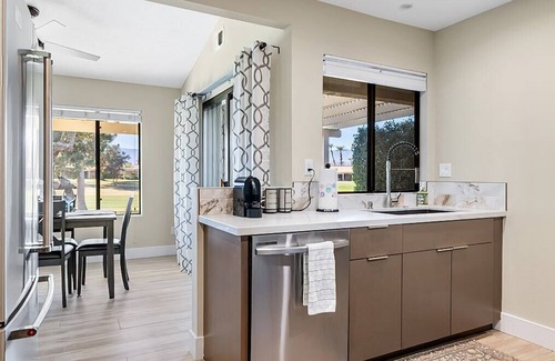 Palm Desert Condominio | 765 Preston Remodeled Golf Course and Mountain View