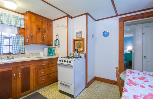East Sandwich Casa | 77 Ploughed Neck Road East Sandwich - The Little House