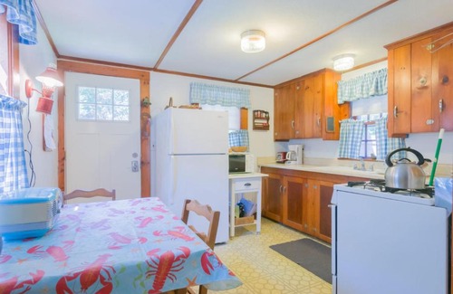 East Sandwich Casa | 77 Ploughed Neck Road East Sandwich - The Little House