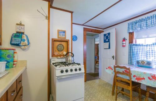 East Sandwich Casa | 77 Ploughed Neck Road East Sandwich - The Little House