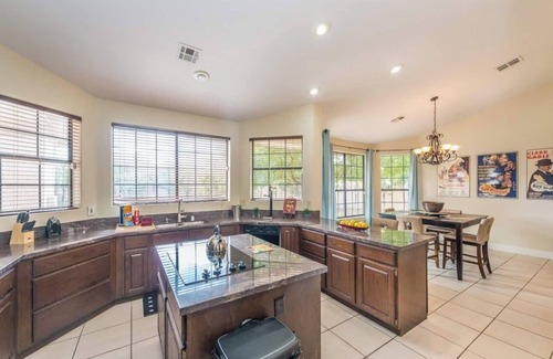 Las Vegas Casa | 777Rentals - 11BR/8.5BA - TUF House