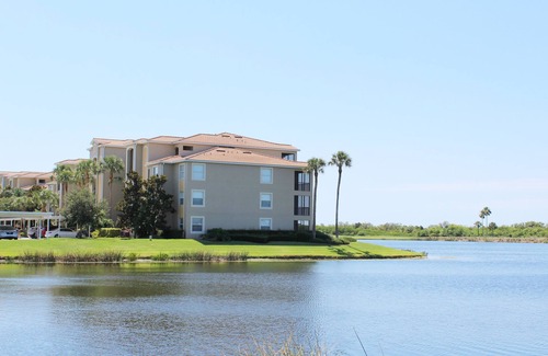 Braden River Condominio | 7803-205 Gorgeous lake and golf view condo