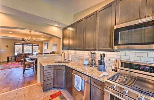 Salida Casa | 7984: Pet-Friendly Townhome w/ Grill!