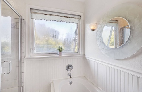 Santa Rosa Casa | 7BD/4.5BA Santa Rosa Estate w/ HotTub, Games, BBQ!