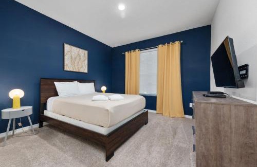 Loughman Casa | 7BD Amazing Home Game Room Pool and Spa near Disney