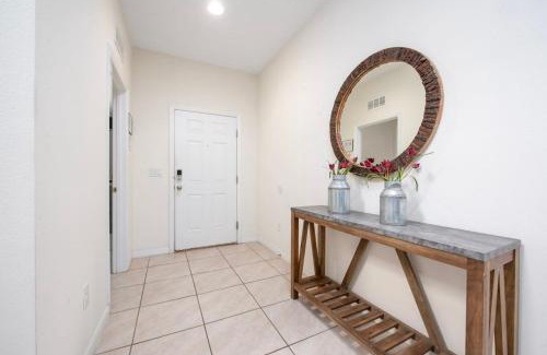 Loughman Casa | 7BD Amazing Home Game Room Pool and Spa near Disney