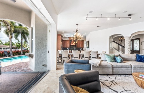 Bal Harbour Casa | 7bdr Heated pool Waterfront Mansion 6 min beach + Paddleboard + Kayaks