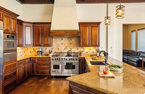 Templeton Casa | 7BR/4BA Farmhouse & Barn Estate on a Resort-Like Setting!