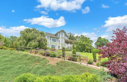 Asheville Villa | 7br Asheville Mansion, Views, Pool, Full Spa, Hot Tub, Gameroom - close to DownT