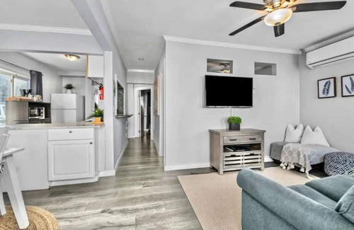 Mission Beach Apartamento | 7BR Massive Beach Retreat Sleeps 26 Steps to Ocean