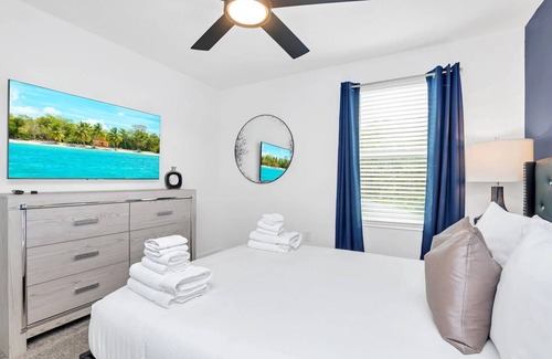 Kissimmee Complejo | 7BR Storey Lake Villa w/Pool – Near Disney