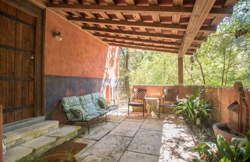 Wellborn Cabina | 7F Lodge - Spain Spanish Hacienda Splendor w/Jacuzzi Tub and Breakfast